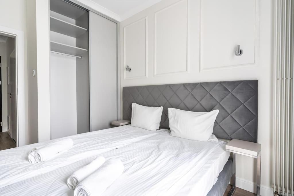 Chic & Luxury Apartment By Mennica Residence Varsovia Exterior foto